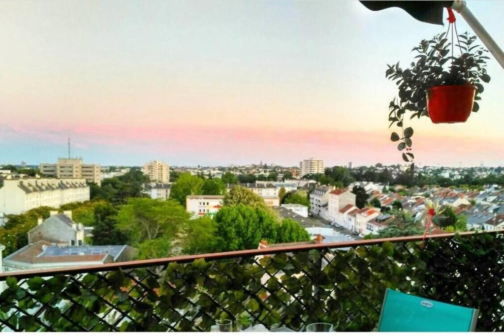 Charmant Appartement Lumineux - Dernier Etage Avec Balcon - Proche Centre-Ville Nantes Exterior foto